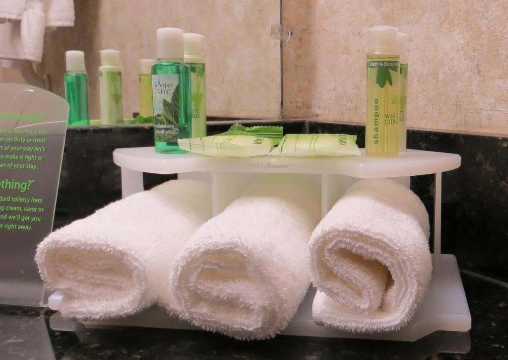 Holiday Inn Express & Suites - Cut Off Galliano By Ihg Room photo
